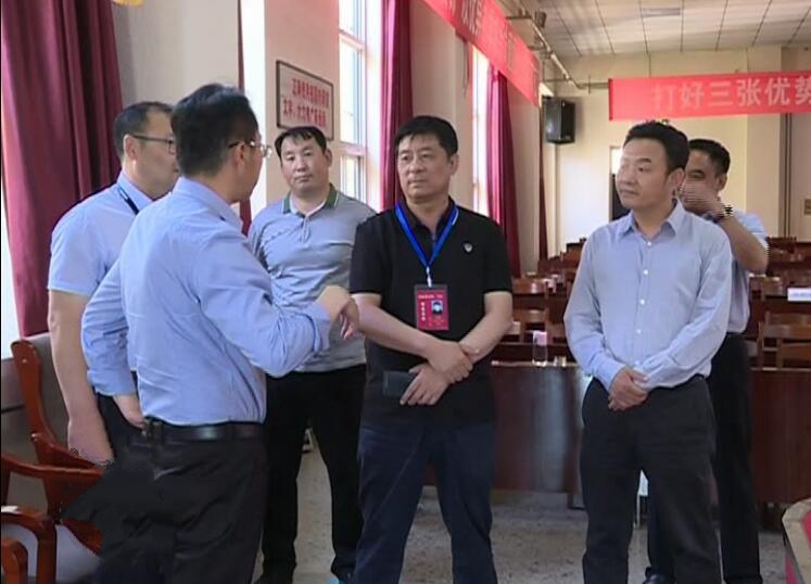周定奎督導(dǎo)檢查全縣高考會考備考工作.jpg
