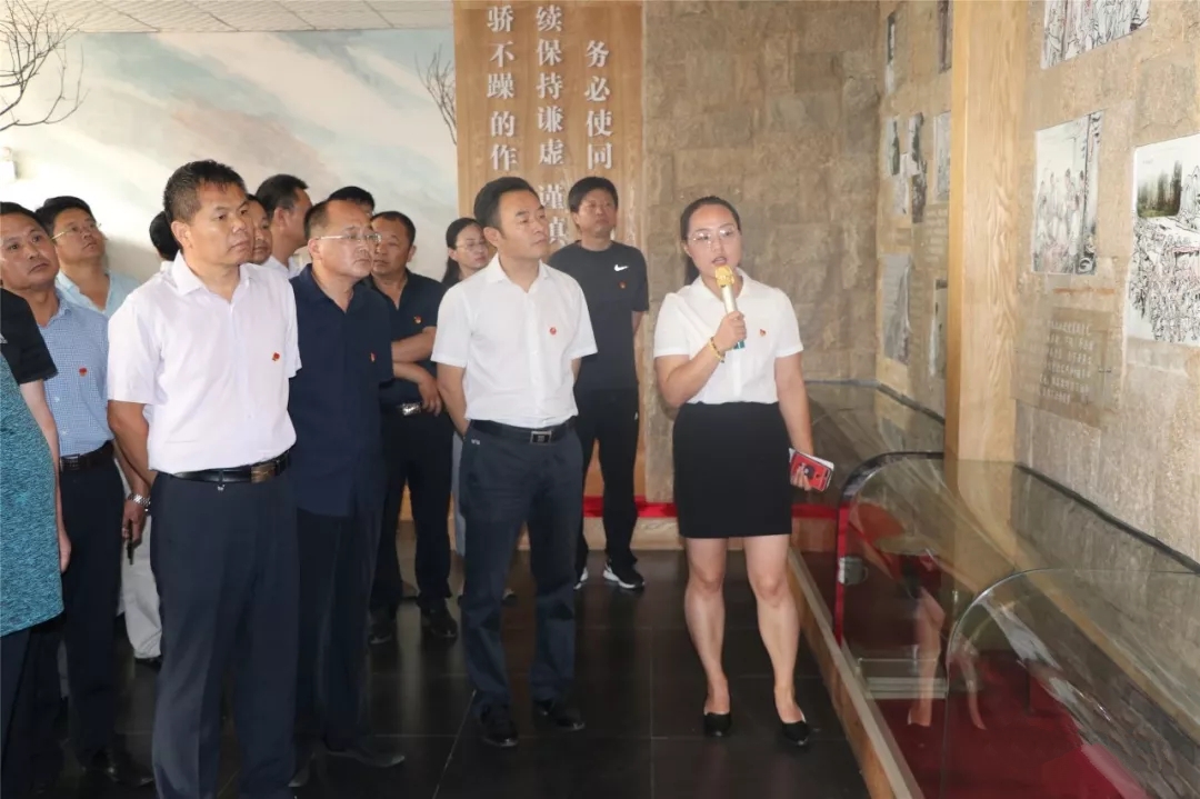 縣教育局務(wù)實(shí)有效開展主題黨日活動(dòng).webp.jpg