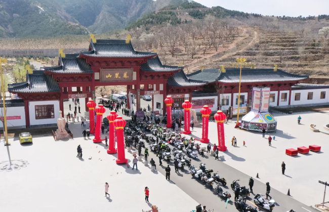 下載 (1).jpg